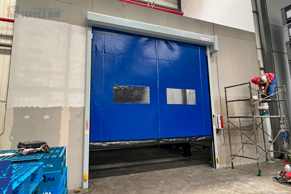 阿普拉塑料制品安裝拉鏈快速門 阿普拉塑料制品安裝拉鏈快速門