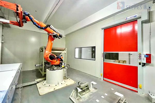 機械臂操作間安裝防護型快速門